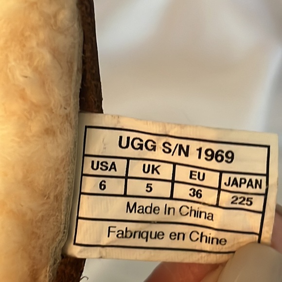 UGG zippered boots, size 36 - Picture 5 of 8